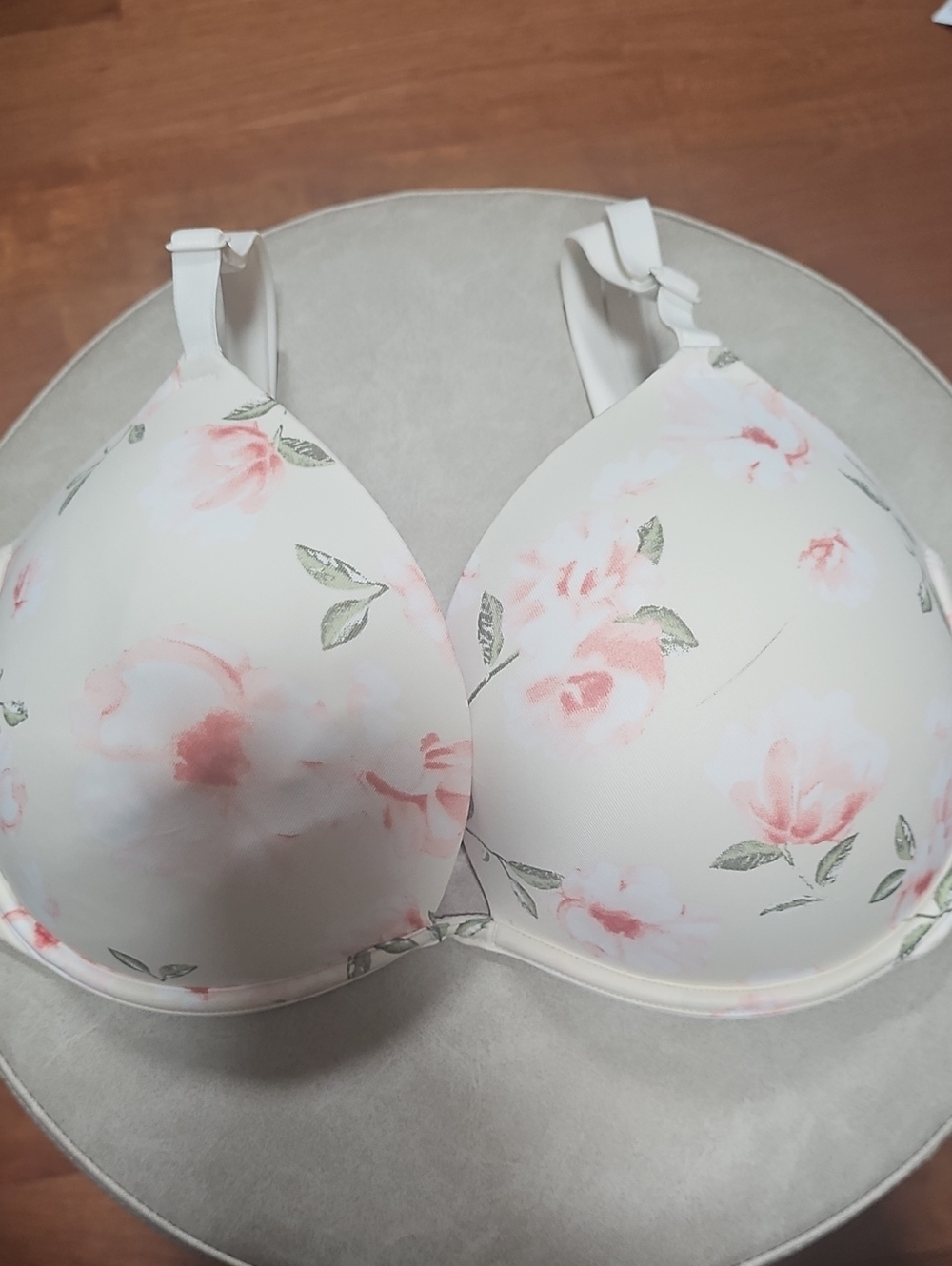 PINK Victoria's Secret Cream Bra with Pink Floral Print